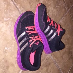 Size 6 1/2 Adidas Athletic Tennis